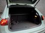 Volkswagen Tiguan R-LINE PARELMOER | PANO | TREKHAAK | 360 CAMERA | TRAVEL ASSIST |