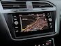 Volkswagen Tiguan R-LINE PARELMOER | PANO | TREKHAAK | 360 CAMERA | TRAVEL ASSIST |