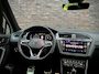 Volkswagen Tiguan R-LINE PARELMOER | PANO | TREKHAAK | 360 CAMERA | TRAVEL ASSIST |