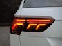Volkswagen Tiguan R-LINE PARELMOER | PANO | TREKHAAK | 360 CAMERA | TRAVEL ASSIST |