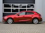 Mazda 3 2.0 GT-M | Leder | Xenon | Keyless | Head-up display | Bose | Trekhaak | PDC v+a | Stoelverwarming