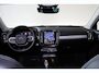 Volvo XC40 B3 Plus Dark - IntelliSafe Assist & Surround - 360º Camera - Harman Kardon audio - Verwarmde voorstoelen & stuur - Parkeersensoren voor & achter - Elektr. bedienb. voorstoelen met geheugen links - Draadloze tel. lader - Standkachel - Extra getint glas - 18' LMV