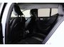 Volvo XC40 B3 Plus Dark - IntelliSafe Assist & Surround - 360º Camera - Harman Kardon audio - Verwarmde voorstoelen & stuur - Parkeersensoren voor & achter - Elektr. bedienb. voorstoelen met geheugen links - Draadloze tel. lader - Standkachel - Extra getint glas - 18' LMV