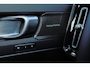 Volvo XC40 B3 Plus Dark - IntelliSafe Assist & Surround - 360º Camera - Harman Kardon audio - Verwarmde voorstoelen & stuur - Parkeersensoren voor & achter - Elektr. bedienb. voorstoelen met geheugen links - Draadloze tel. lader - Standkachel - Extra getint glas - 18' LMV