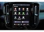 Volvo XC40 B3 Plus Dark - IntelliSafe Assist & Surround - 360º Camera - Harman Kardon audio - Verwarmde voorstoelen & stuur - Parkeersensoren voor & achter - Elektr. bedienb. voorstoelen met geheugen links - Draadloze tel. lader - Standkachel - Extra getint glas - 18' LMV