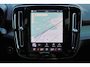 Volvo XC40 B3 Plus Dark - IntelliSafe Assist & Surround - 360º Camera - Harman Kardon audio - Verwarmde voorstoelen & stuur - Parkeersensoren voor & achter - Elektr. bedienb. voorstoelen met geheugen links - Draadloze tel. lader - Standkachel - Extra getint glas - 18' LMV
