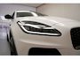 Jaguar E-Pace 1.5 P300e AWD R-Dynamic SE Blackpack [ SoH 97,7% | Panorama Stoelventilatie Camera Apple/Android ]