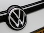 Volkswagen Golf 1.5 eTSI R-Line | Automaat | Panoramadak | Privacy Glass | Virtual Cockpit | Camera | Stoelverwarming | Sfeerverlichting |