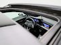 Volkswagen Golf 1.5 eTSI R-Line | Automaat | Panoramadak | Privacy Glass | Virtual Cockpit | Camera | Stoelverwarming | Sfeerverlichting |
