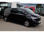 Volkswagen Transporter 2.5 eHybrid L2H1 30 Bulli 233PK / 171kW, Rondomzichtcamera (Area View), zijschuifdeur links + rechts met sluithulp, verwarmbare en elektrisch verstelbare ergonomische voorstoelen, Apple Carplay & Android Auto, achteruitrijcamera, dodehoekdetectie (Side Assist), verwarmbaar stuurwiel, elektrisch uitklapbare trekhaak, volledig digitaal instrumentenpaneel (Digital Cockpit), kunstlederen interieurdelen, draadloos telefoon laden, grootlichtassistent, 17'' LMV 'Monte Carlo' etc.