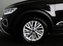 Volkswagen T-Roc 1.0 TSI Life 110 pk | Navigatie | Parkeersensoren (Park assist) | Achteruitrijcamera | Adaptieve cruise control | Stoelverwarming | LED koplampen | Apple carplay / Android auto |