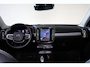 Volvo XC40 B3 Plus Dark - IntelliSafe Assist & Surround - 360º Camera - Harman/Kardon audio - Verwarmde voorstoelen & stuur - Parkeersensoren voor & achter - Elektr. bedienb. voorstoelen met geheugen links - Draadloze tel. lader - Standkachel - Extra getint glas - 18' LMV