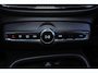 Volvo XC40 B3 Plus Dark - IntelliSafe Assist & Surround - 360º Camera - Harman/Kardon audio - Verwarmde voorstoelen & stuur - Parkeersensoren voor & achter - Elektr. bedienb. voorstoelen met geheugen links - Draadloze tel. lader - Standkachel - Extra getint glas - 18' LMV