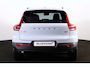 Volvo XC40 B3 Plus Dark - IntelliSafe Assist & Surround - 360º Camera - Harman/Kardon audio - Verwarmde voorstoelen & stuur - Parkeersensoren voor & achter - Elektr. bedienb. voorstoelen met geheugen links - Draadloze tel. lader - Standkachel - Extra getint glas - 18' LMV