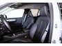 Volvo XC40 B3 Plus Dark - IntelliSafe Assist & Surround - 360º Camera - Harman/Kardon audio - Verwarmde voorstoelen & stuur - Parkeersensoren voor & achter - Elektr. bedienb. voorstoelen met geheugen links - Draadloze tel. lader - Standkachel - Extra getint glas - 18' LMV