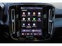 Volvo XC40 B3 Plus Dark - IntelliSafe Assist & Surround - 360º Camera - Harman/Kardon audio - Verwarmde voorstoelen & stuur - Parkeersensoren voor & achter - Elektr. bedienb. voorstoelen met geheugen links - Draadloze tel. lader - Standkachel - Extra getint glas - 18' LMV