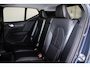 Volvo XC40 B3 Plus Dark - IntelliSafe Assist & Surround - 360º Camera - Harman/Kardon audio - Verwarmde voorstoelen & stuur - Parkeersensoren voor & achter - Elektr. bedienb. voorstoelen met geheugen links - Draadloze tel. lader - Standkachel - Extra getint glas - 18' LMV