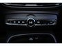 Volvo XC40 B3 Plus Dark - IntelliSafe Assist & Surround - 360º Camera - Harman/Kardon audio - Verwarmde voorstoelen & stuur - Parkeersensoren voor & achter - Elektr. bedienb. voorstoelen met geheugen links - Draadloze tel. lader - Standkachel - Extra getint glas - 18' LMV