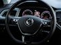 Volkswagen T-Roc 1.0 TSI Style | Afneembare trekhaak | Achteruitrijcamera | Apple carplay / Android auto | Climate control |