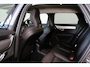 Volvo V90 T6 Recharge AWD Plus Dark - IntelliSafe Assist & Surround - 360º Camera - Adaptieve LED koplampen - Verwarmde voorstoelen, stuur & achterbank - Parkeersensoren voor & achter - Elektr. bedienb. voorstoelen met geheugen - Extra getint glas - Inklapbare trekhaak - 19' LMV
