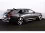 Volvo V90 T6 Recharge AWD Plus Dark - IntelliSafe Assist & Surround - 360º Camera - Adaptieve LED koplampen - Verwarmde voorstoelen, stuur & achterbank - Parkeersensoren voor & achter - Elektr. bedienb. voorstoelen met geheugen - Extra getint glas - Inklapbare trekhaak - 19' LMV