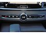 Volvo V90 T6 Recharge AWD Plus Dark - IntelliSafe Assist & Surround - 360º Camera - Adaptieve LED koplampen - Verwarmde voorstoelen, stuur & achterbank - Parkeersensoren voor & achter - Elektr. bedienb. voorstoelen met geheugen - Extra getint glas - Inklapbare trekhaak - 19' LMV