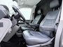 Volkswagen Transporter Bedrijfswagens 2.0 TDI L2H1 28 Bulli | Trekhaak | ACC | Parkeerhulp | Leder | Carplay | Verwarmbare Voorruit | Full LED | 17'' |