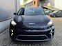 Kia Niro EV e-Niro ExecutiveLine 64 kWh 17"/SOH 100%/Leder + memory/Schuif-kanteldak/Stuur + stoelverwarming v+a + koeling v/Dodehoek/Keyless/Apple Carplay & Android Auto