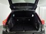 Volvo XC40 B4 Plus Dark | Panoramadak | 360° camera | Harman Kardon | Stoel- en stuurverwarming | Trekhaak
