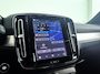 Volvo XC40 B4 Plus Dark | Panoramadak | 360° camera | Harman Kardon | Stoel- en stuurverwarming | Trekhaak