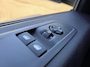 Peugeot e-Expert L2 75kWh 136pk | ACTIE | 8 jaar garantie | 0% financial lease | Apple Carplay | Android Auto | Parkeersensoren voor en achter | Achteruitrijcamera | Dode hoek detectie | Exterieur Pakket | Stoelverwarming | Stuurverwarming | Converter Pakket | Mistlampen | Licht- en regensensor | Automatische verlichting | Digital cockpit | Tussenwand comfort met raam | Houten afwerking laadruimte | Reservewiel | van €49.036 voor €36.600 ex. BTW rijklaar