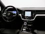 Volvo V60 2.0 T8 Plug-in hybrid AWD Plus Dark / Trekhaak / Head-up Display / 360 Camera / Harman Kardon / Panoramadak / Stoel+Stuurverwarming / Getint Glas / Elektrische Stoelen /