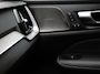 Volvo V60 2.0 T8 Plug-in hybrid AWD Plus Dark / Trekhaak / Head-up Display / 360 Camera / Harman Kardon / Panoramadak / Stoel+Stuurverwarming / Getint Glas / Elektrische Stoelen /