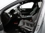 Volvo V60 2.0 T8 Plug-in hybrid AWD Plus Dark / Trekhaak / Head-up Display / 360 Camera / Harman Kardon / Panoramadak / Stoel+Stuurverwarming / Getint Glas / Elektrische Stoelen /