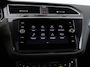 Volkswagen Tiguan 1.5 TSI ACT R-Line 150PK DSG | Black Style | Trekhaak | Panoramadak | Elektrische achterklep | Head-Up Display | 20'' Suzuka | Camera | Navigatie | Cruise control |