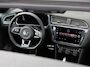Volkswagen Tiguan 1.5 TSI ACT R-Line 150PK DSG | Black Style | Trekhaak | Panoramadak | Elektrische achterklep | Head-Up Display | 20'' Suzuka | Camera | Navigatie | Cruise control |
