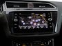 Volkswagen Tiguan 1.5 TSI ACT R-Line 150PK DSG | Black Style | Trekhaak | Panoramadak | Elektrische achterklep | Head-Up Display | 20'' Suzuka | Camera | Navigatie | Cruise control |