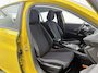 Peugeot e-208 EV Active 50 kWh 136pk | Accu 98% | Navigatie via Apple Carplay / Android Auto | Climate Control | Cruise Control | Parkeersensoren | Armsteun | DAB+ radio | Bluetooth | Keyless start | Regensensor | Automatisch dimlicht | Multifunctioneel lederen stuurwiel |