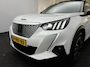 Peugeot e-2008 EV GT 50 kWh SOH 91,7% | Panoramadak | Adaptive Cruise | Park Assist | 3D i-Cockpit | Full-Led | Sfeerverlichting