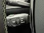 Peugeot e-2008 EV GT 50 kWh SOH 91,7% | Panoramadak | Adaptive Cruise | Park Assist | 3D i-Cockpit | Full-Led | Sfeerverlichting