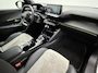 Peugeot e-2008 EV GT 50 kWh SOH 91,7% | Panoramadak | Adaptive Cruise | Park Assist | 3D i-Cockpit | Full-Led | Sfeerverlichting