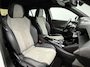 Peugeot e-2008 EV GT 50 kWh SOH 91,7% | Panoramadak | Adaptive Cruise | Park Assist | 3D i-Cockpit | Full-Led | Sfeerverlichting