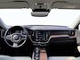 Volvo XC60 2.0 T8 Twin Engine AWD Momentum | Schuif-/ kanteldak| Keyless Entry| Semi-elektrisch inklapbare trekhaak| Elektrische bedienbare voorstoelen| Elektrisch bedienbare achterklep|