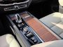 Volvo XC60 2.0 T8 Twin Engine AWD Momentum | Schuif-/ kanteldak| Keyless Entry| Semi-elektrisch inklapbare trekhaak| Elektrische bedienbare voorstoelen| Elektrisch bedienbare achterklep|