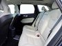 Volvo XC60 2.0 T8 Twin Engine AWD Momentum | Schuif-/ kanteldak| Keyless Entry| Semi-elektrisch inklapbare trekhaak| Elektrische bedienbare voorstoelen| Elektrisch bedienbare achterklep|