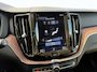 Volvo XC60 2.0 T8 Twin Engine AWD Momentum | Schuif-/ kanteldak| Keyless Entry| Semi-elektrisch inklapbare trekhaak| Elektrische bedienbare voorstoelen| Elektrisch bedienbare achterklep|