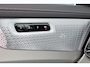 Volvo XC90 T8 Recharge AWD Ultra Black Ed. Exec. - Luchtvering - Panorama/schuifdak - IntelliSafe Assist & Surround - 360º Camera - Bowers & Wilkins audio - Adaptieve LED koplampen - Verwarmde voorstoelen, stuur & achterbank - Parkeersensoren voor & achter - Elektr. bedienb. voorstoelen met geheugen - Geventileerde voorstoelen - Head up display - Draadloze tel. lader - Extra getint glas - 22' LMV