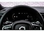 Volvo V60 2.0 T8 Plug-in Hybrid AWD Plus Dark | SOH:100% | PHEV Long Range | Trekhaak | Sportstoelen | Panoramadak | Harman Kardon Audio | Head-up Display | 360 Graden Camera | Stoelverwarming voor en achter | Keyless Entry | Elektrische Achterklep | Elektrisch Verstelbare Voorstoelen | Cruise Control Adaptief | BLIS | Google Navigatie | Apple Carplay | Android Auto
