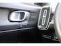 Volvo XC40 T4 Recharge Black Edition | Stoelverwarming | Trekhaak | Parkeercamera | H/K | Memory Seats | Keyless