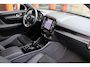 Volvo XC40 T4 Recharge Black Edition | Stoelverwarming | Trekhaak | Parkeercamera | H/K | Memory Seats | Keyless